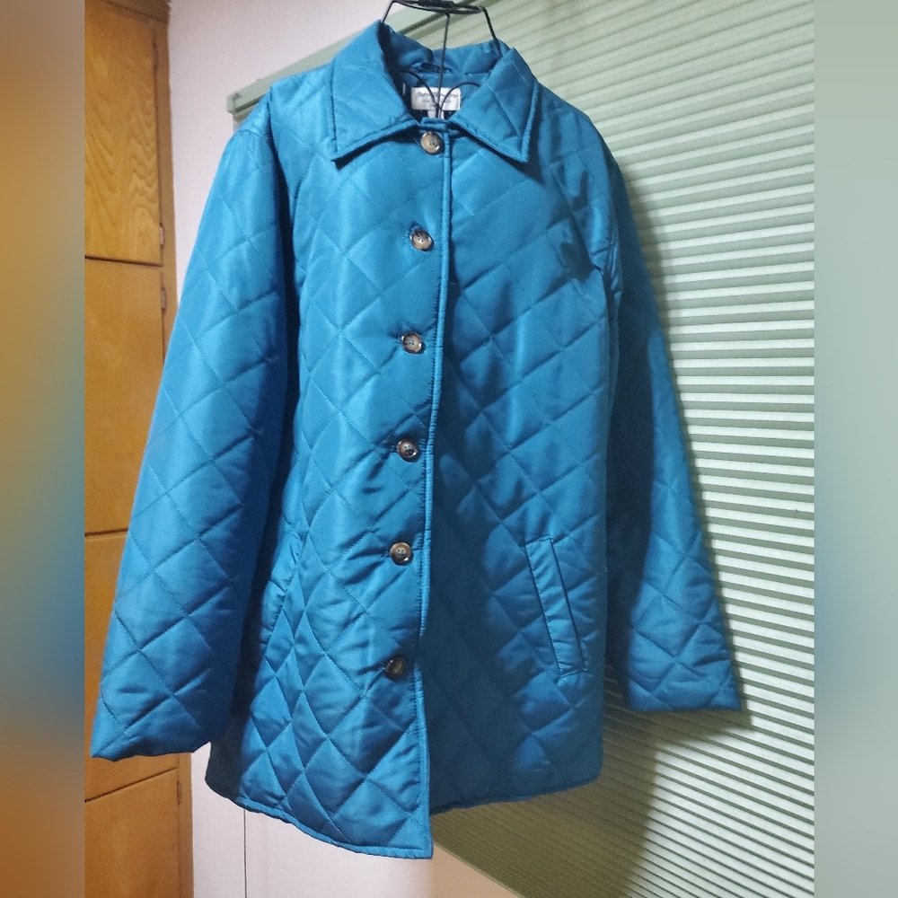 Women's puff jacket in a size XL